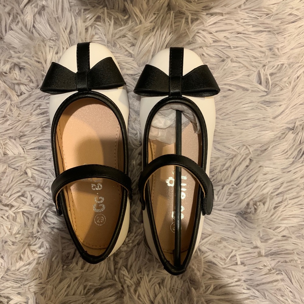 Girls flats shoes